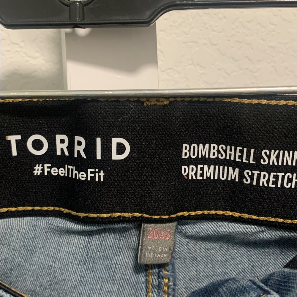 Torrid Bombshell Skinny Premium Stretch Jeans Size 22 XShort - Picture 3 of 10
